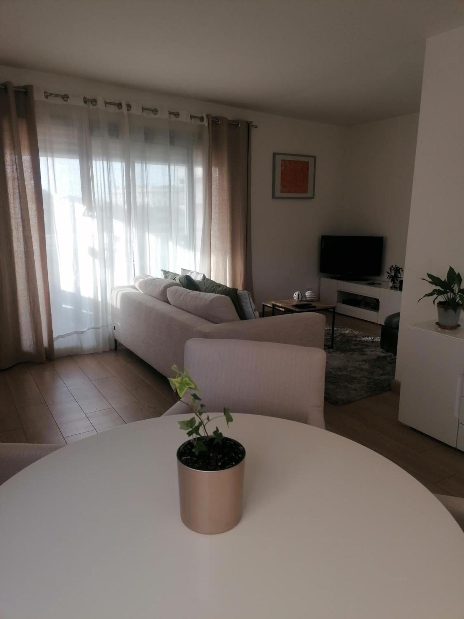 Chambre Double Avec Salle De Bain Commune, A 2 Min De La Croisette Кан Екстериор снимка